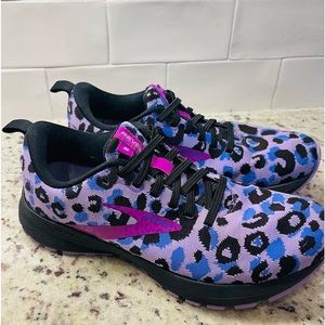 Women’s Brooks Revel size 7.